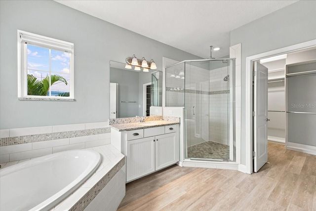 8124 37TH AVENUE CIRCLE W, Bradenton, FL 34209