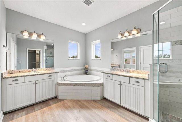 8124 37TH AVENUE CIRCLE W, Bradenton, FL 34209