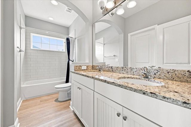 8124 37TH AVENUE CIRCLE W, Bradenton, FL 34209