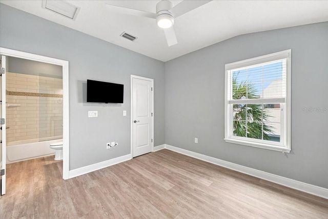 8124 37TH AVENUE CIRCLE W, Bradenton, FL 34209