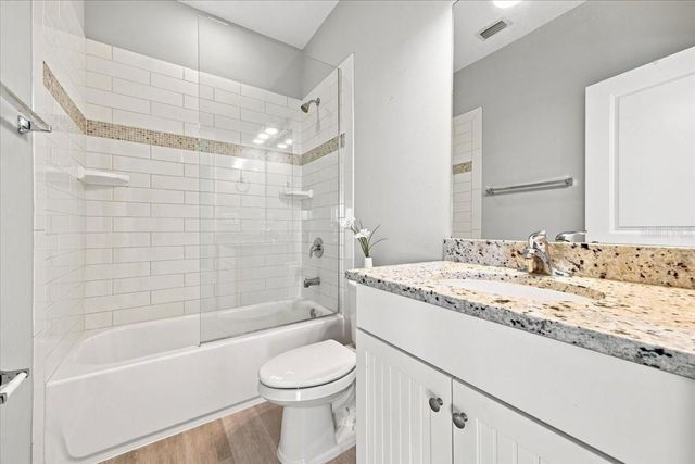 8124 37TH AVENUE CIRCLE W, Bradenton, FL 34209