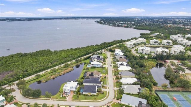 8124 37TH AVENUE CIRCLE W, Bradenton, FL 34209