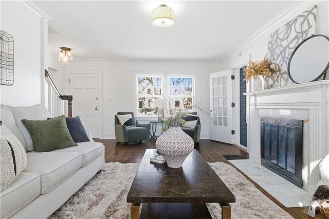 23 E 69TH Street, Kansas City, MO 64113