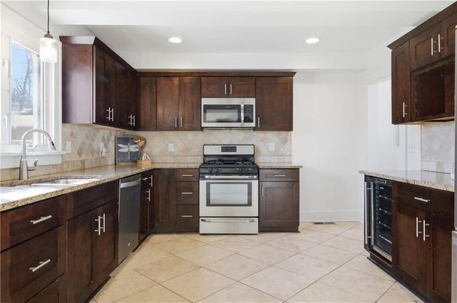 23 E 69TH Street, Kansas City, MO 64113