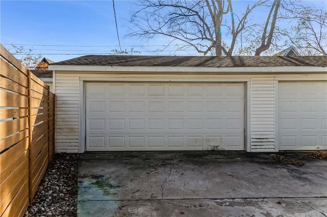 23 E 69TH Street, Kansas City, MO 64113