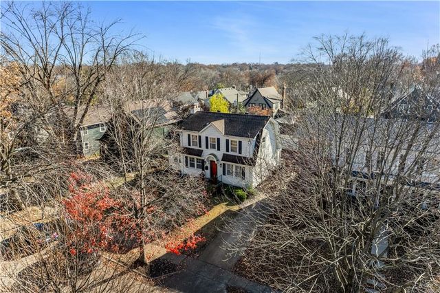 23 E 69TH Street, Kansas City, MO 64113