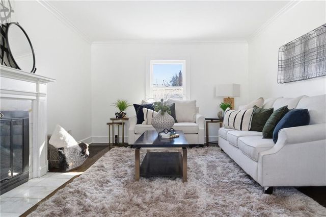 23 E 69TH Street, Kansas City, MO 64113