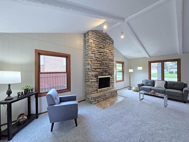 5020 S 28th STREET, Greenfield, WI 53221