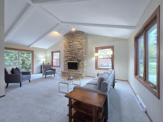 5020 S 28th STREET, Greenfield, WI 53221