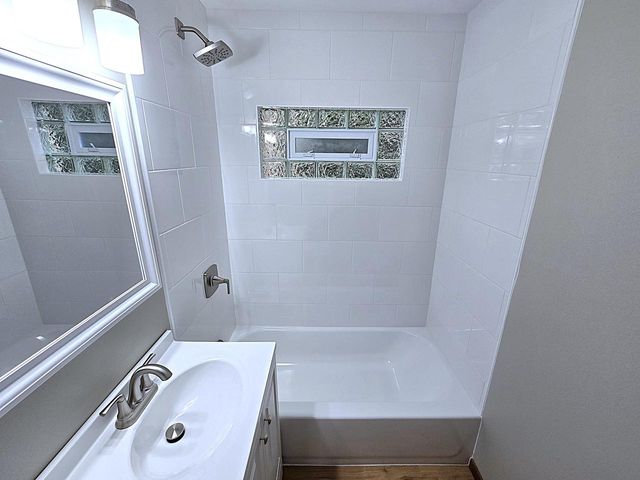 5020 S 28th STREET, Greenfield, WI 53221