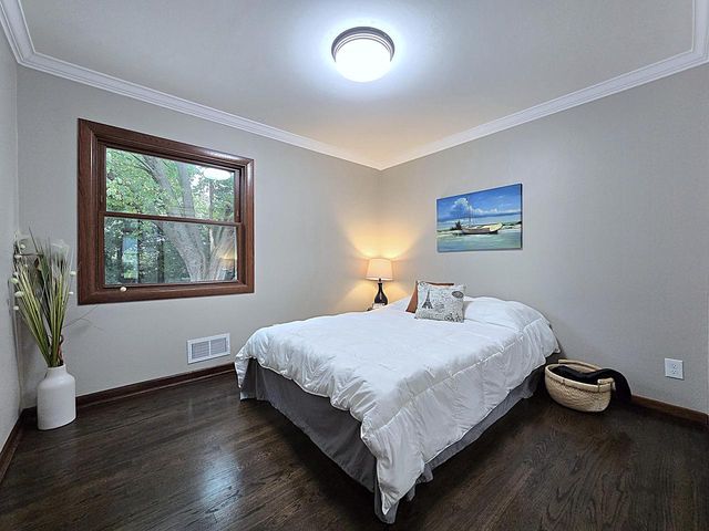 5020 S 28th STREET, Greenfield, WI 53221