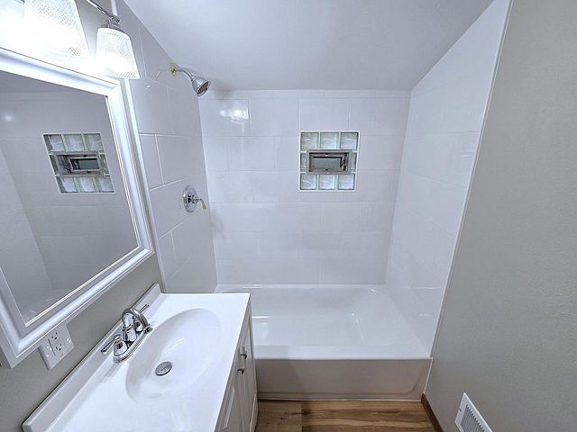 5020 S 28th STREET, Greenfield, WI 53221