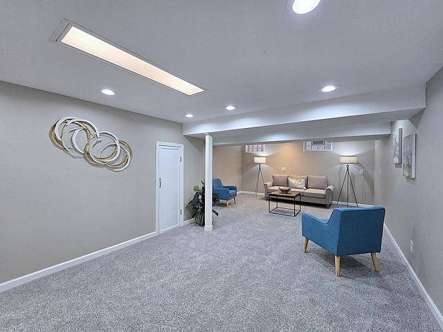 5020 S 28th STREET, Greenfield, WI 53221