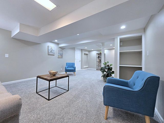 5020 S 28th STREET, Greenfield, WI 53221