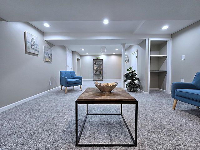 5020 S 28th STREET, Greenfield, WI 53221