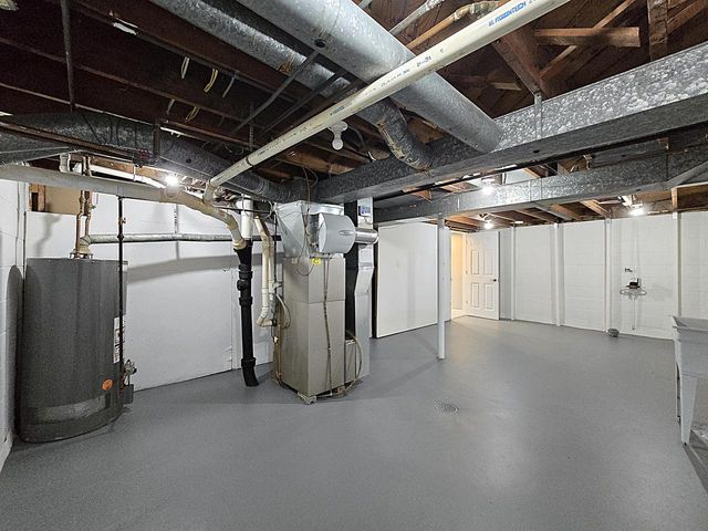 5020 S 28th STREET, Greenfield, WI 53221