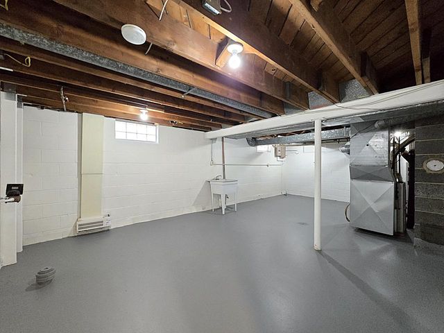 5020 S 28th STREET, Greenfield, WI 53221