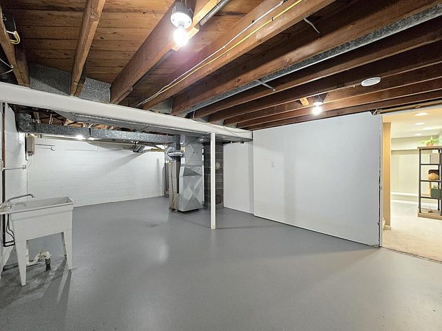 5020 S 28th STREET, Greenfield, WI 53221