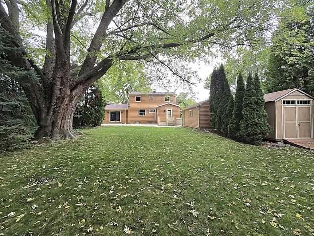 5020 S 28th STREET, Greenfield, WI 53221