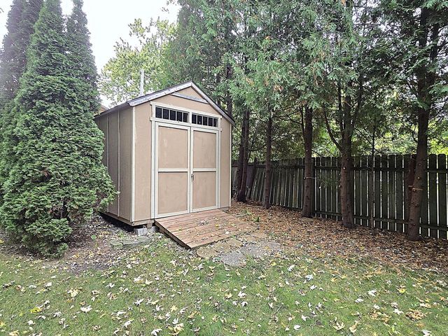 5020 S 28th STREET, Greenfield, WI 53221