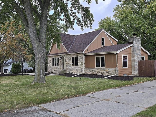 5020 S 28th STREET, Greenfield, WI 53221