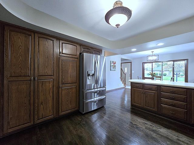 5020 S 28th STREET, Greenfield, WI 53221