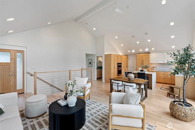 4020 47th Avenue S, Seattle, WA 98118