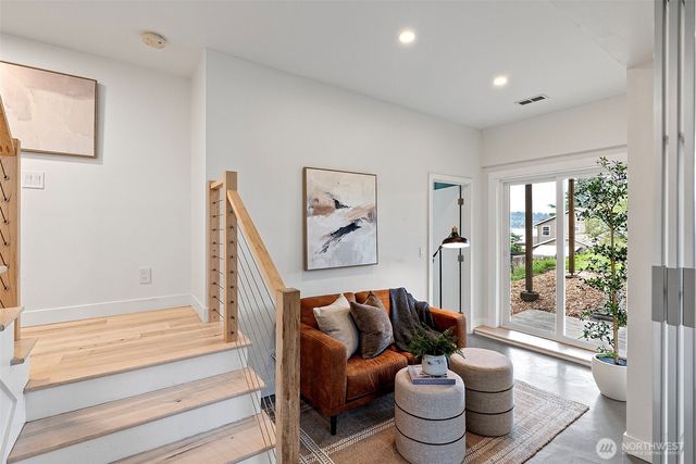 4020 47th Avenue S, Seattle, WA 98118