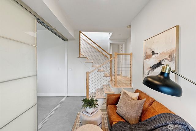 4020 47th Avenue S, Seattle, WA 98118