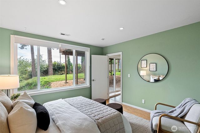 4020 47th Avenue S, Seattle, WA 98118