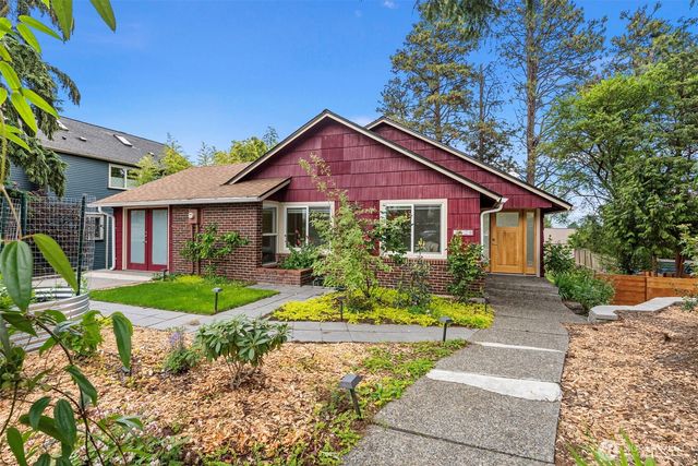 4020 47th Avenue S, Seattle, WA 98118
