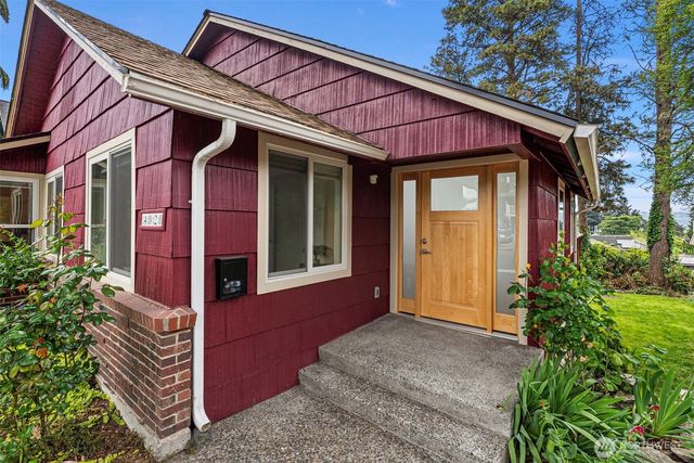 4020 47th Avenue S, Seattle, WA 98118