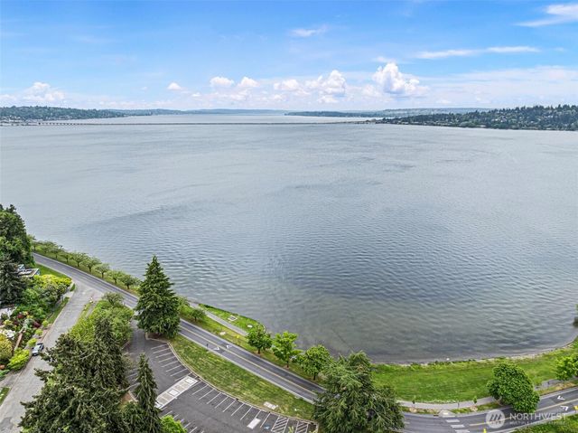 4020 47th Avenue S, Seattle, WA 98118