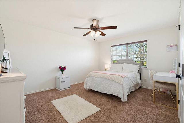 489 Boyd LN, Rockdale, TX 76567