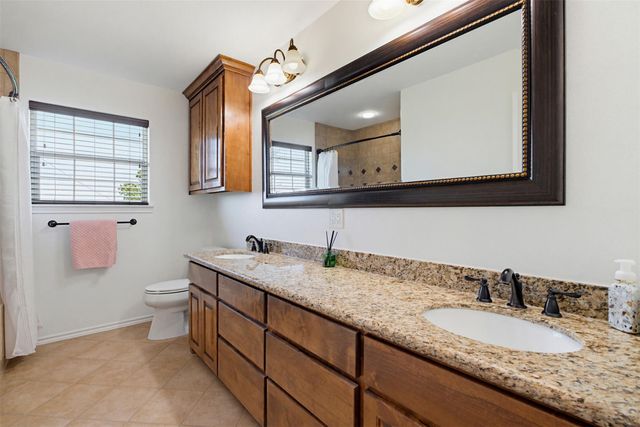489 Boyd LN, Rockdale, TX 76567