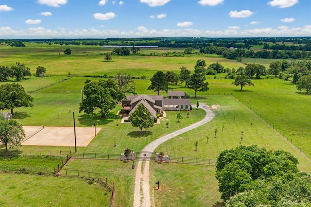 489 Boyd LN, Rockdale, TX 76567