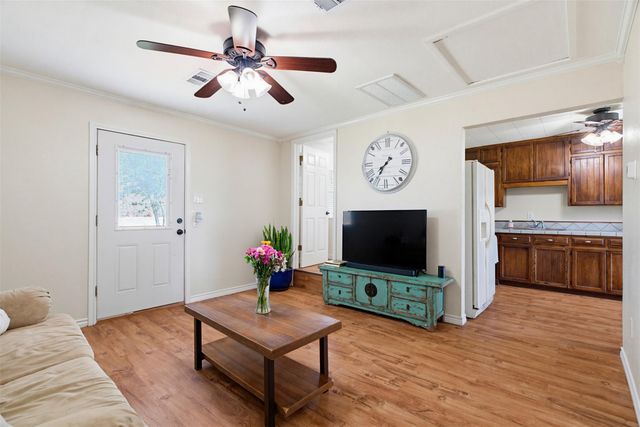 489 Boyd LN, Rockdale, TX 76567