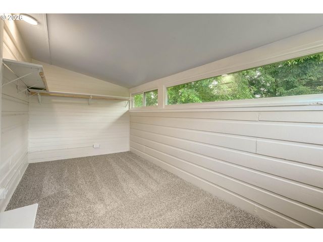 1827 Se OAK St, Portland, OR 97214