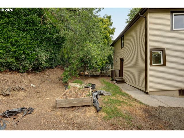 1827 Se OAK St, Portland, OR 97214
