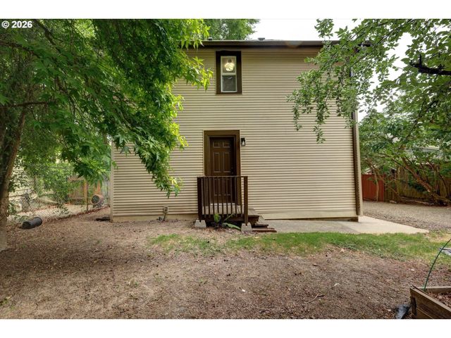 1827 Se OAK St, Portland, OR 97214