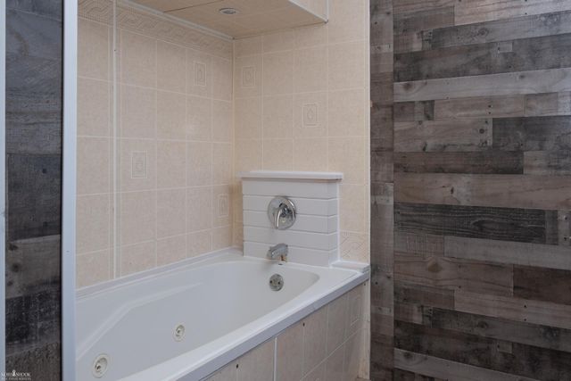 1201 N Kerby Road, Corunna, MI 48817