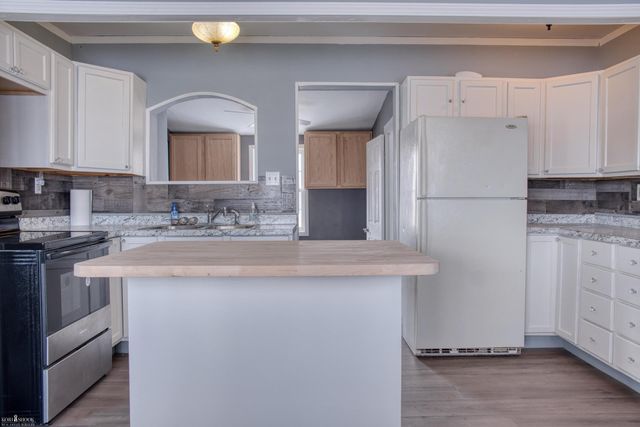 1201 N Kerby Road, Corunna, MI 48817