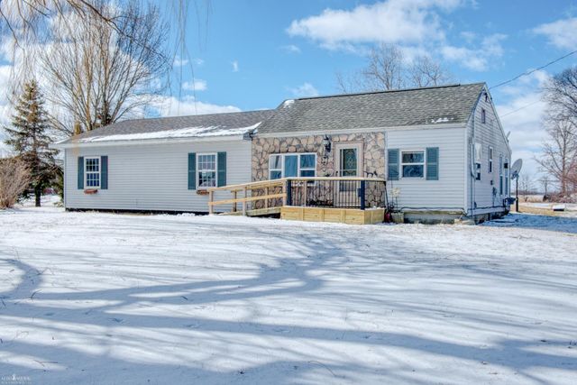 1201 N Kerby Road, Corunna, MI 48817