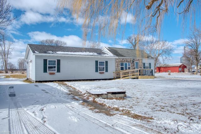 1201 N Kerby Road, Corunna, MI 48817