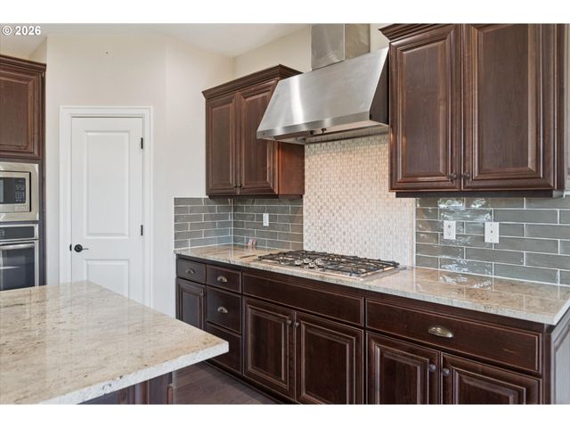17230 Nw CATALPA St, Portland, OR 97210