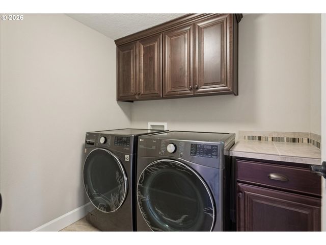 17230 Nw CATALPA St, Portland, OR 97210