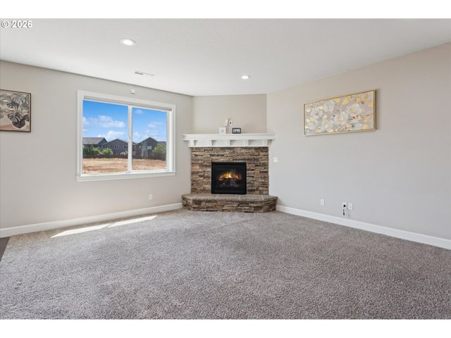 17230 Nw CATALPA St, Portland, OR 97210