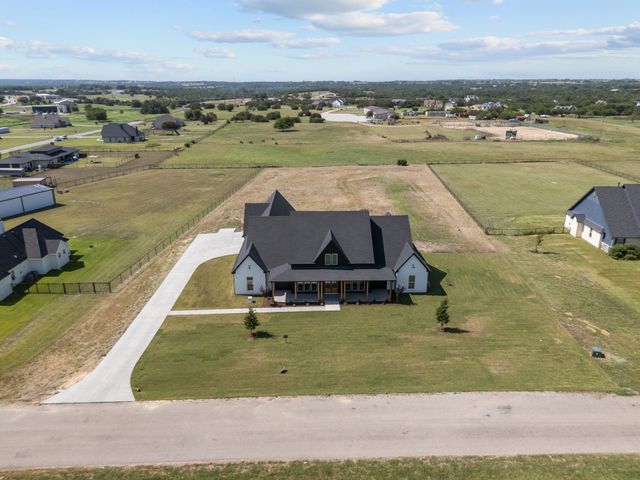 1015 Pilgrim Trail, Weatherford, TX 76088