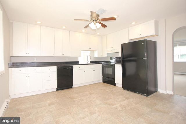 913 FAIRVIEW AVE, Bristol, PA 19007