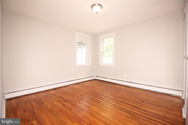 913 FAIRVIEW AVE, Bristol, PA 19007